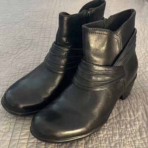 Dressy Black Zip up Booties, size 6 Med.